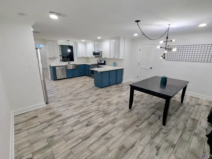 658 Lakeview Dr, Denham Springs, LA 70726 - #2