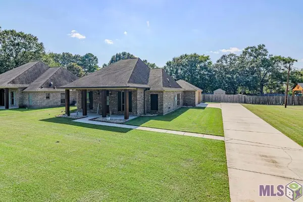 12489 Palmer Rd, Gonzales, LA 70737