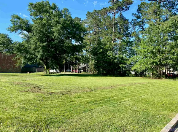 3422 & 3 448 King Bradford Dr, Baton Rouge, LA 70816