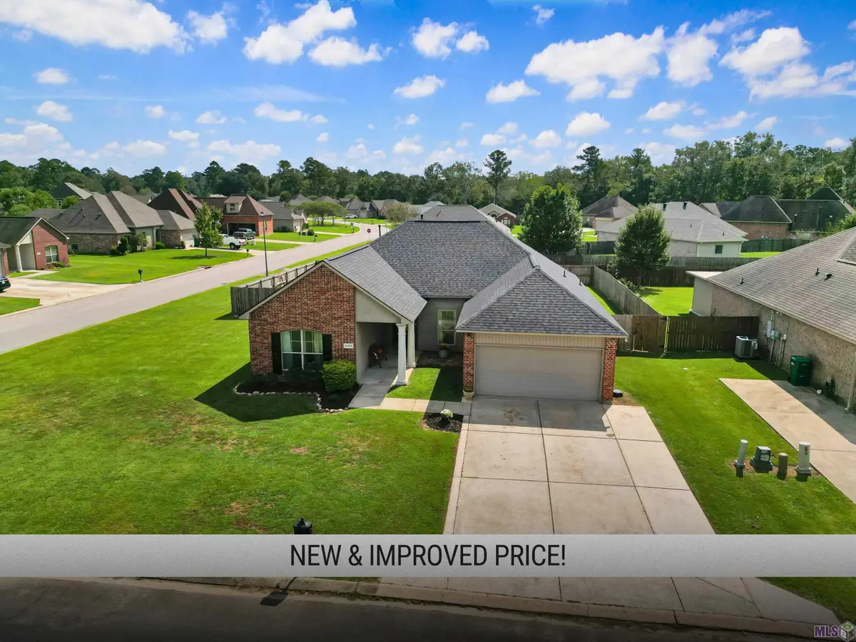 22490 Bedford Dr, Denham Springs, LA 70726 - #1