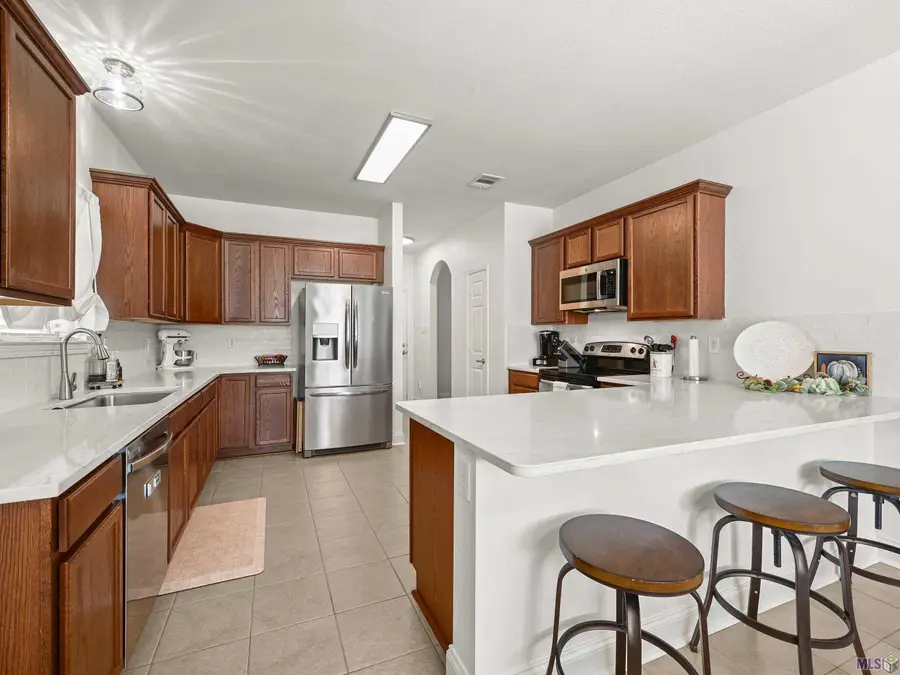 22490 Bedford Dr, Denham Springs, LA 70726 - #3