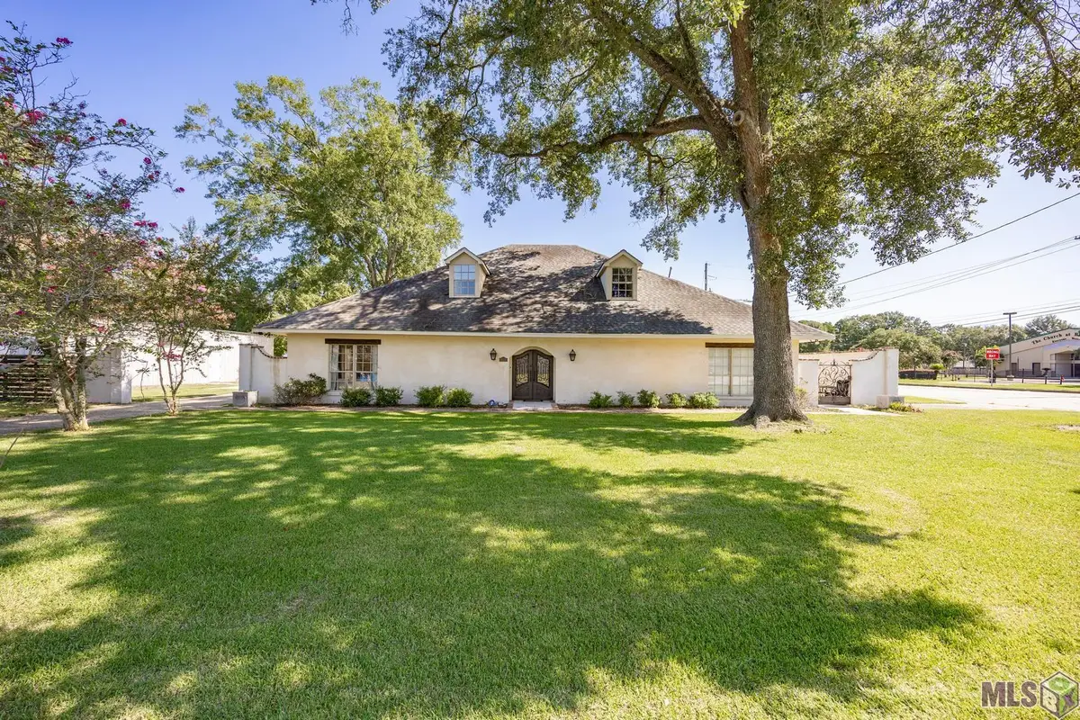 8851 Menlo Dr, Baton Rouge, LA 70808 - #1