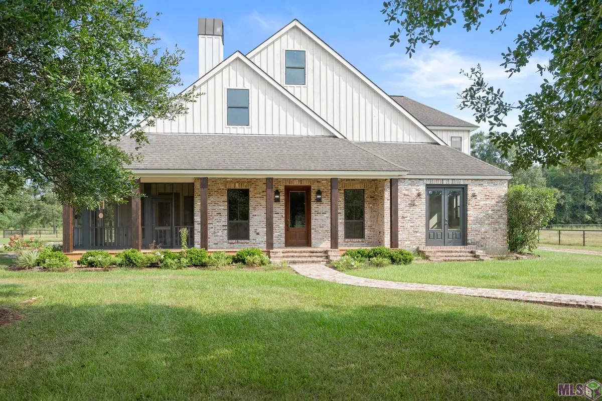 8511 Main St, Zachary, LA 70791 - #1