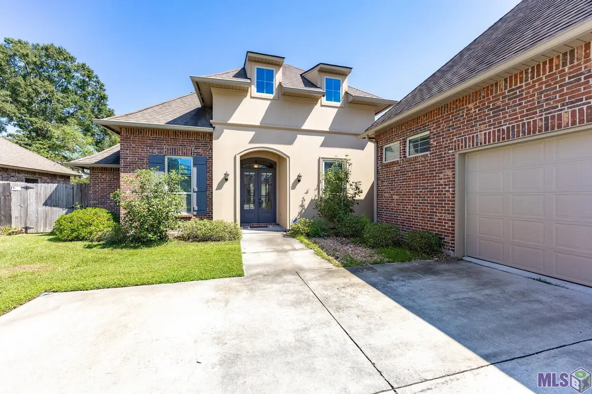 18032 River Landing Dr, Prairieville, LA 70769 - #1