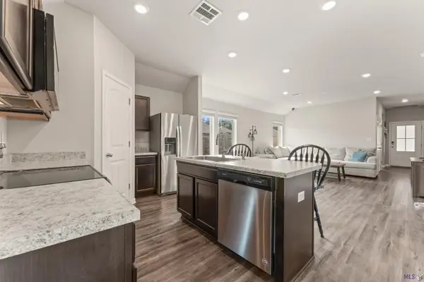 13267 Janet Ann Ln, Walker, LA 70785