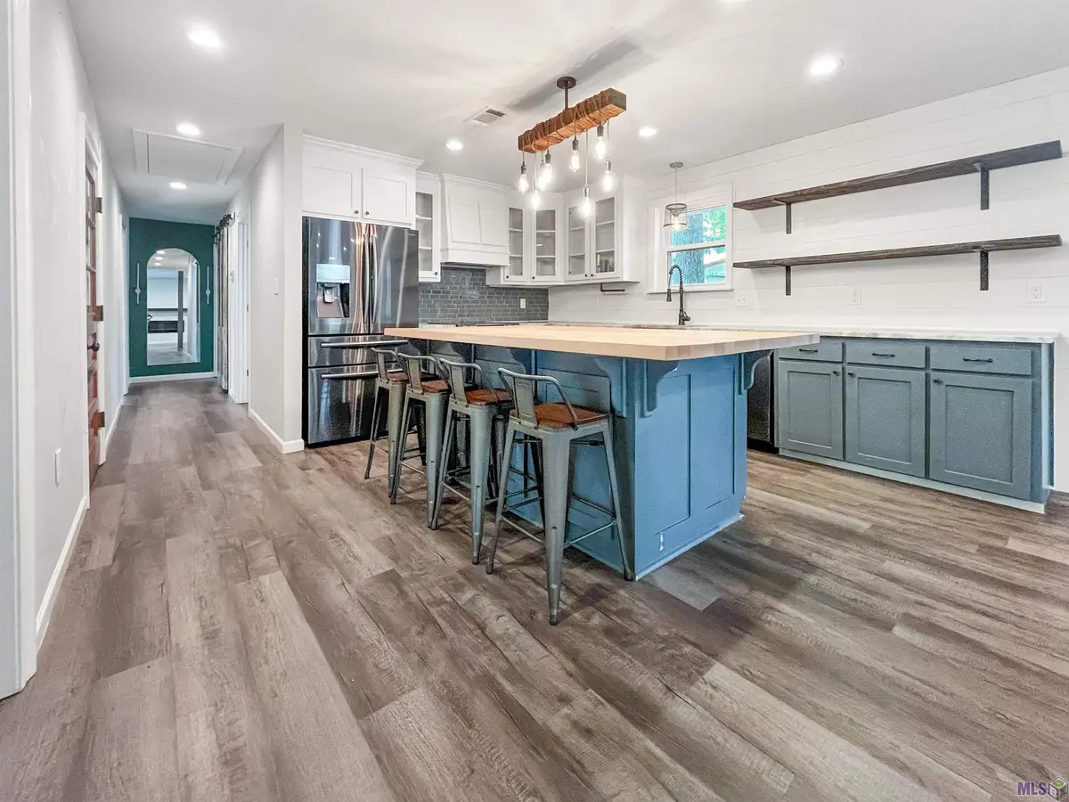 723 Poplar St, Denham Springs, LA 70726 - #1