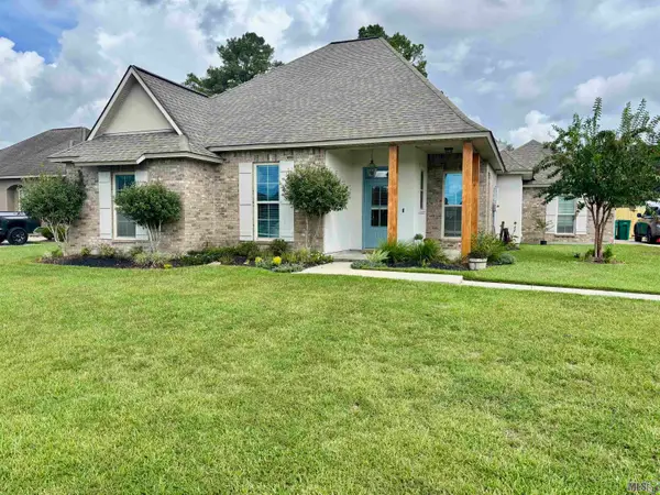 12431 Three Lakes Dr, Walker, LA 70785