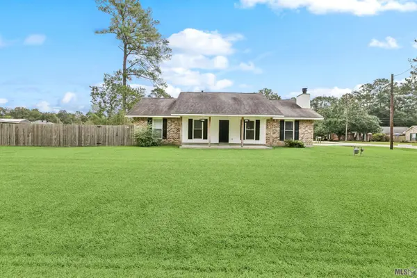 12805 Ina Dr, Walker, LA 70785