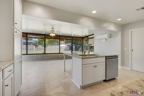 8345 Thurman Dr, Baton Rouge, LA 70806