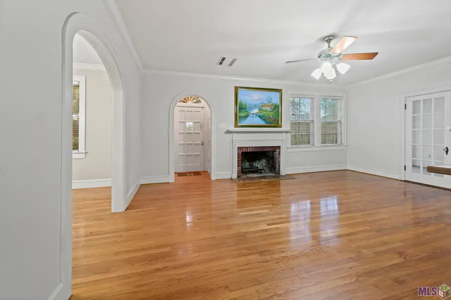 557 Avenue C, Port Allen, LA 70767 - #3