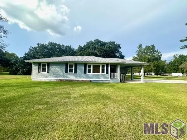 41366 Church Point Rd, Gonzales, LA 70737