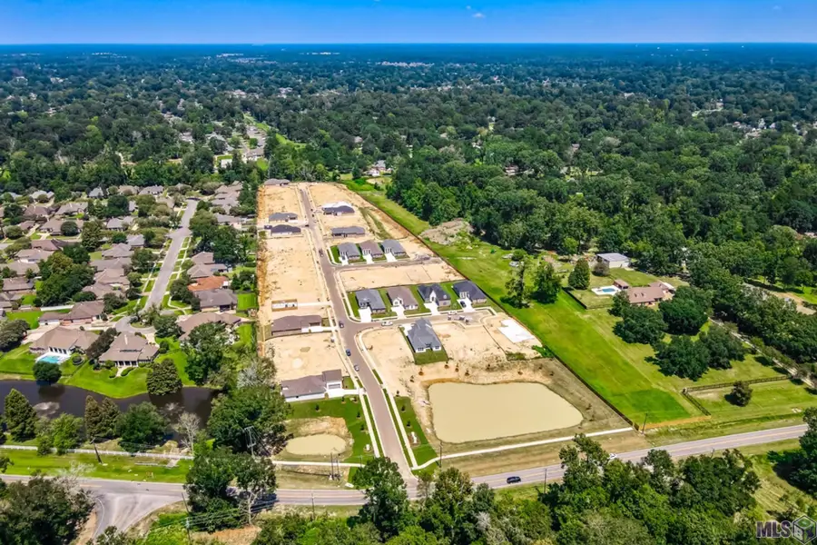 7036 Garden Hill Dr, Baton Rouge, LA 70817 - #2