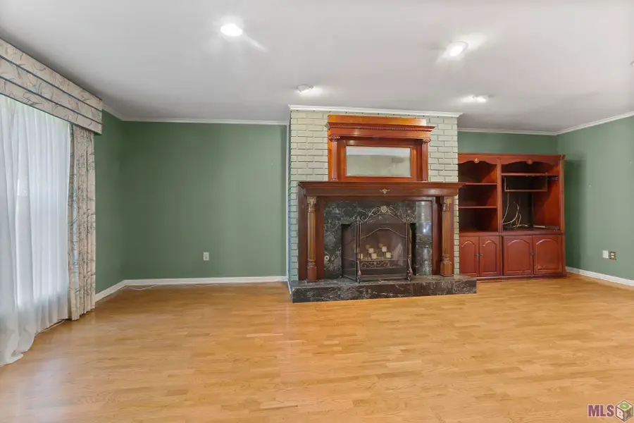 1139 E Riveroaks Dr, Baton Rouge, LA 70815 - #2