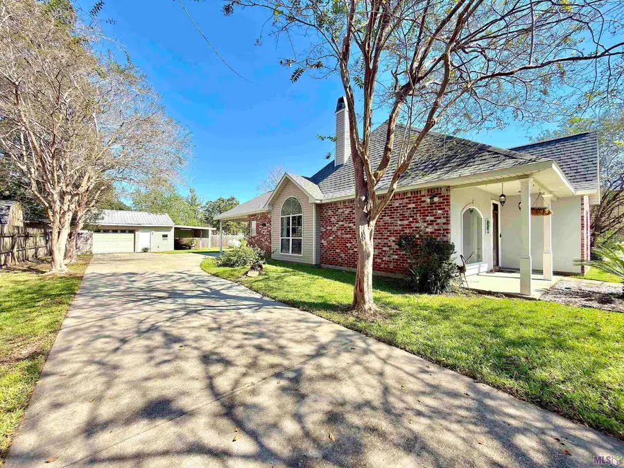 7645 Elmwood Dr, Denham Springs, LA 70706 - #2