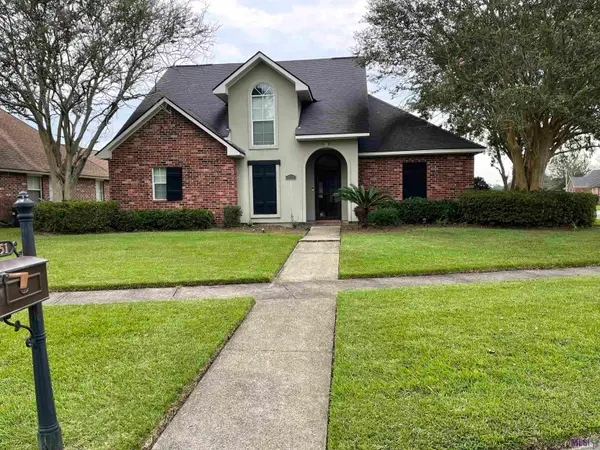 5351 Herridge Dr, Saint George, LA 70817