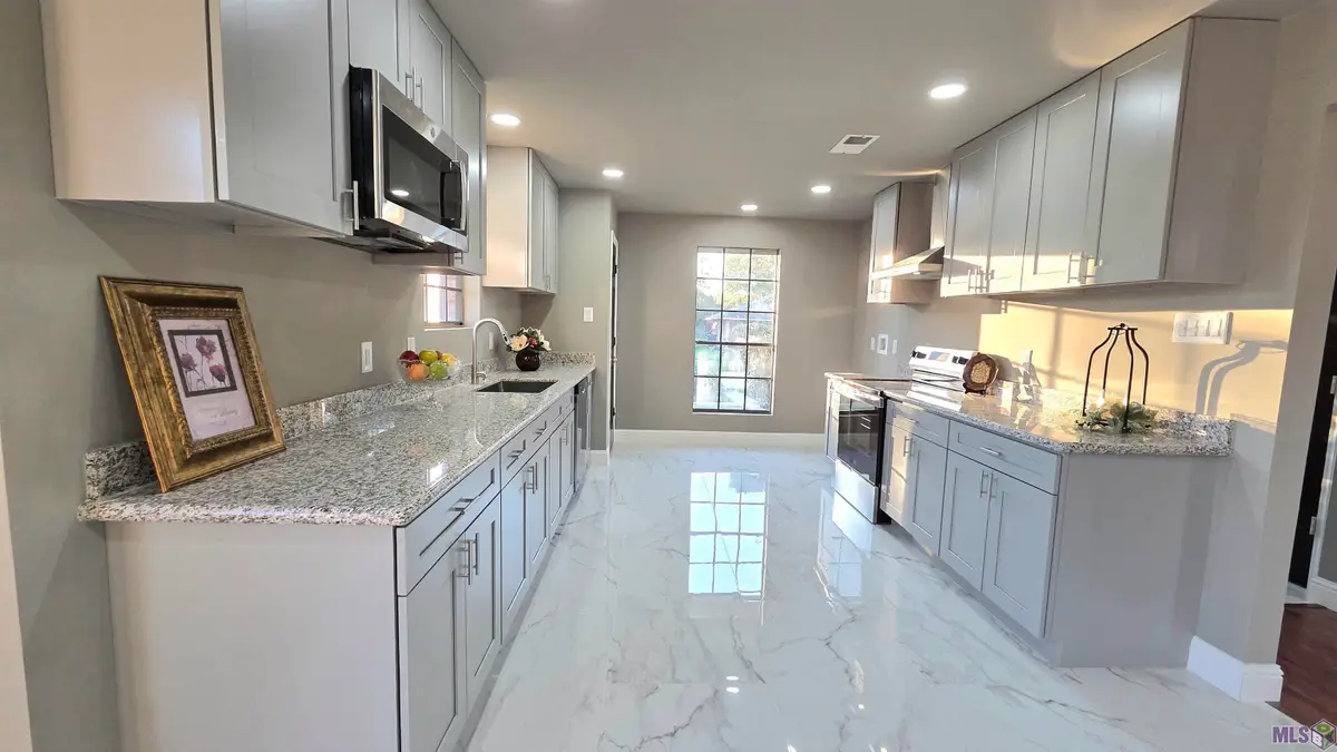 4006 Sarasota Dr, Baton Rouge, LA 70814 - #1