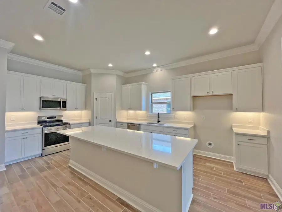 1232 Lakehaven Dr, Gonzales, LA 70737 - #2
