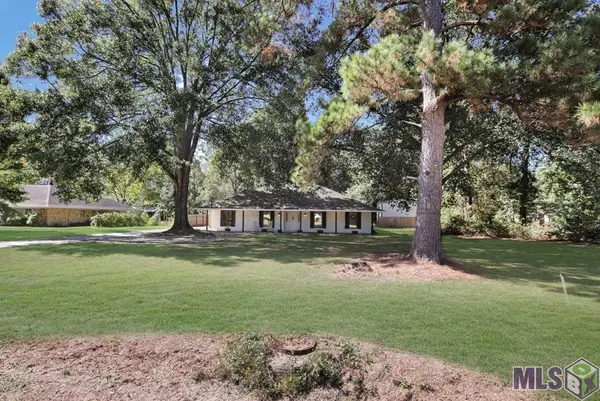 11205 Lazy Lake Dr, Baton Rouge, LA 70818