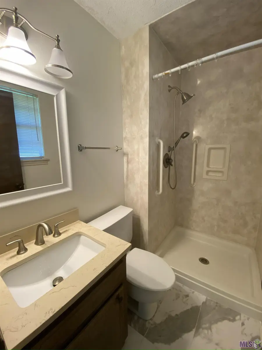 2046 Oak Grove Dr, Baton Rouge, LA 70815 - #3