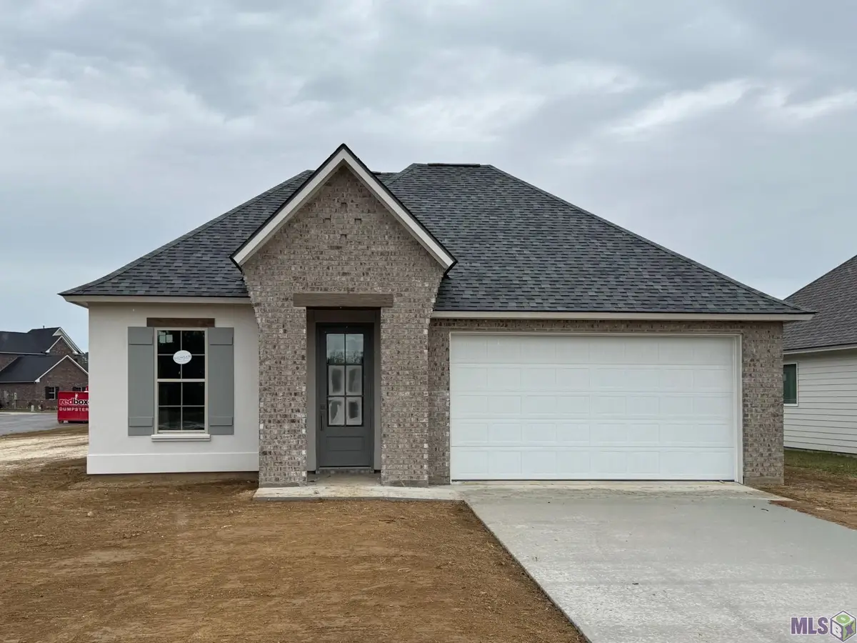 10435 Highpoint Dr, Denham Springs, LA 70706 - #1