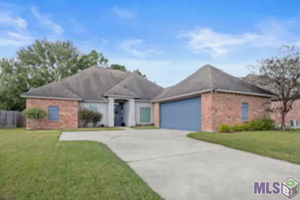 6729 Royal Oaks Ct, Zachary, LA 70791