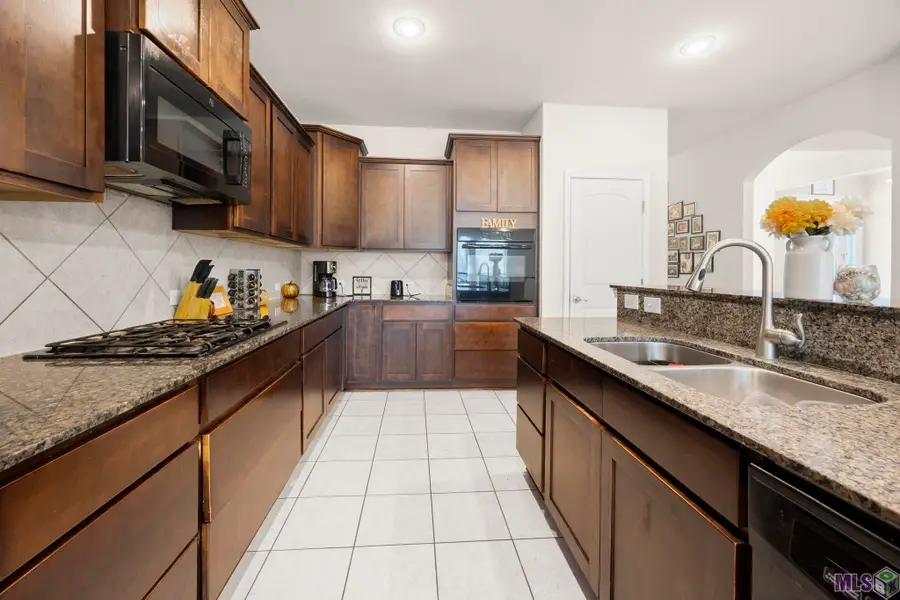 6729 Royal Oaks Ct, Zachary, LA 70791 - #2