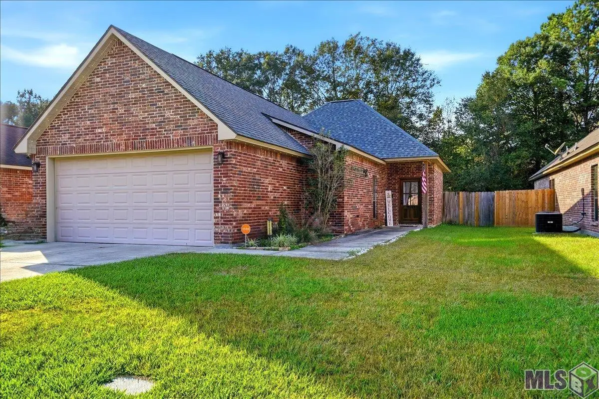 38209 Shelby Dr, Denham Springs, LA 70706 - #1