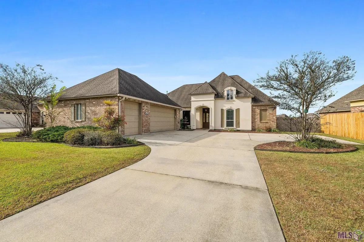 13417 Williamsburg Dr, Walker, LA 70785 - #1