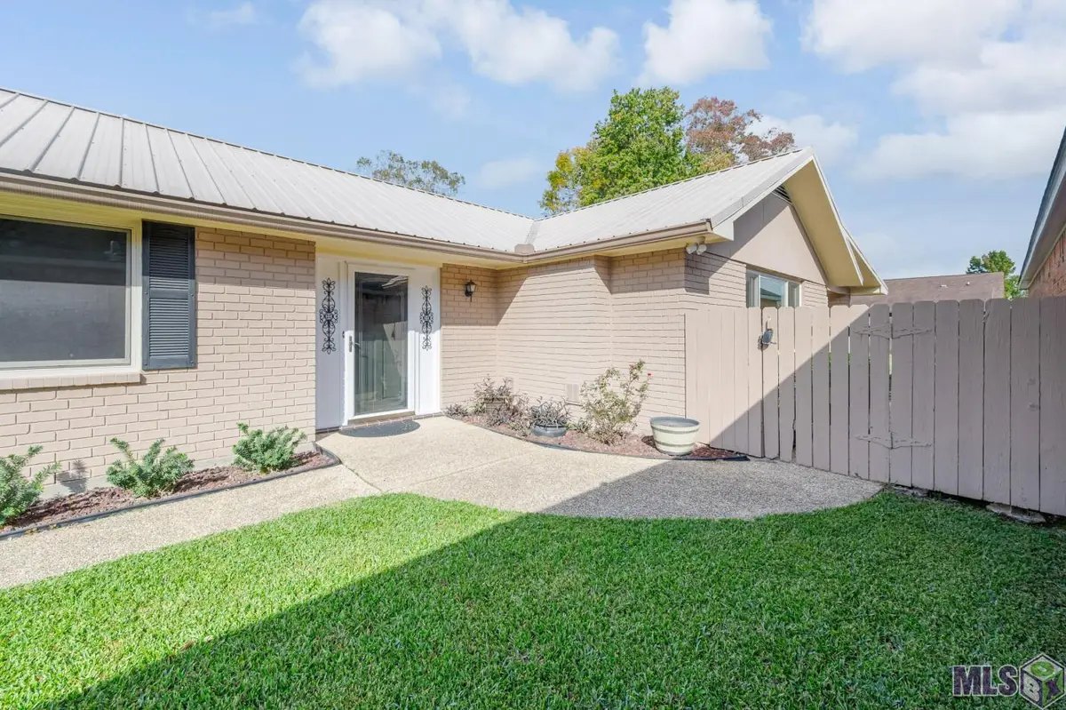 15521 Summerwood Ave, Baton Rouge, LA 70817 - #1