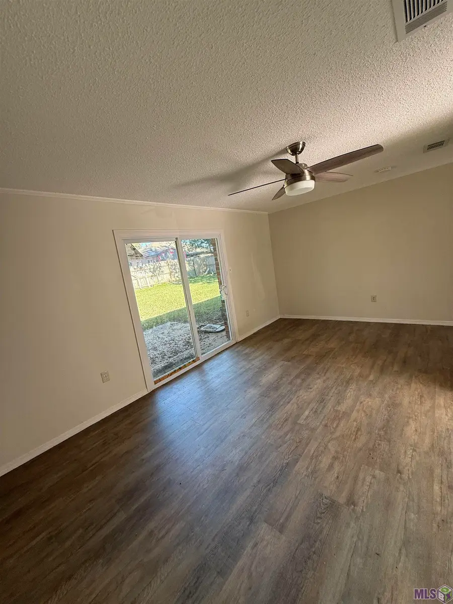 13745 Broad Ct, Baton Rouge, LA 70810 - #2