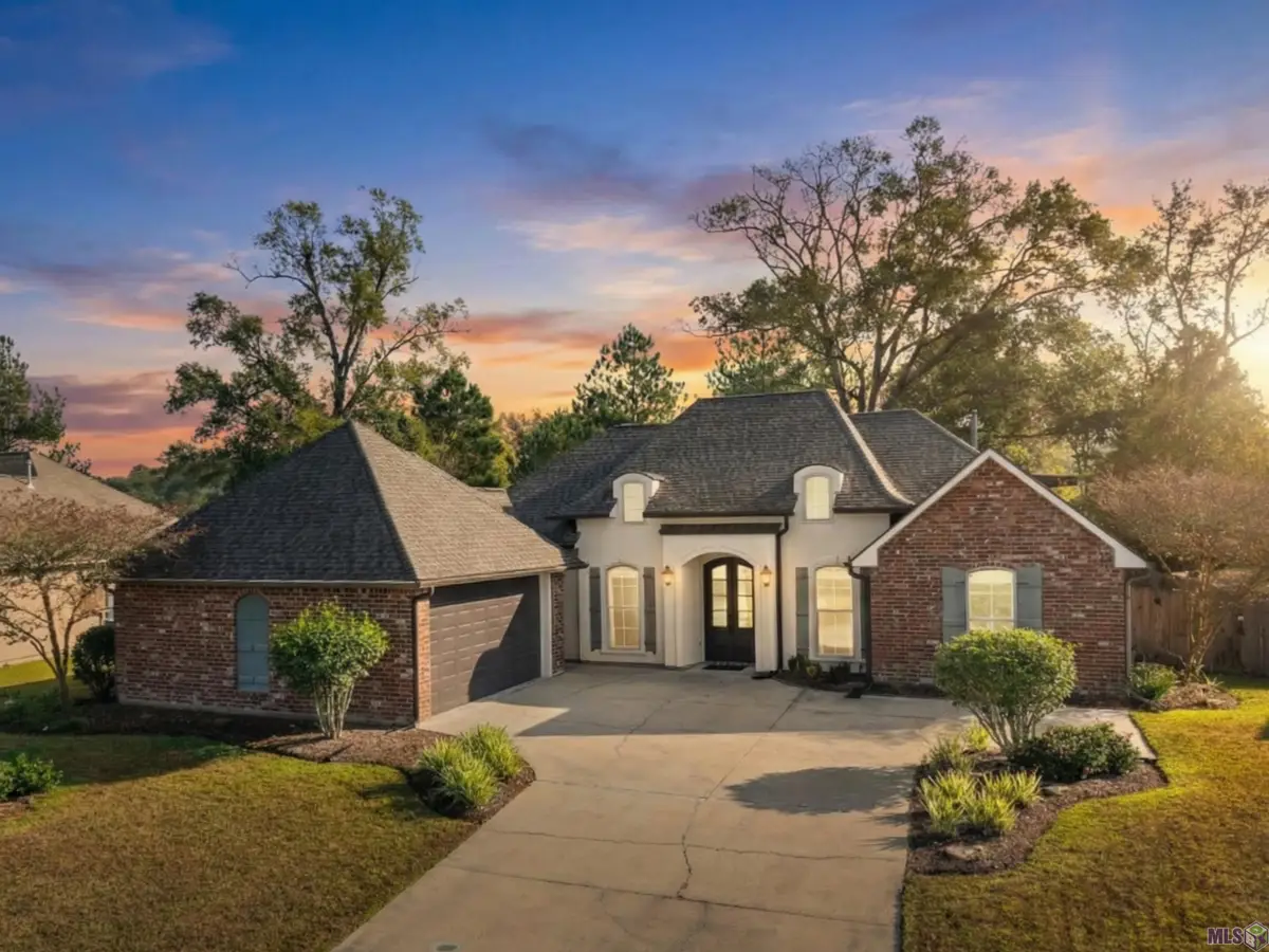 19910 Stone Hill Dr, Denham Springs, LA 70726 - #1