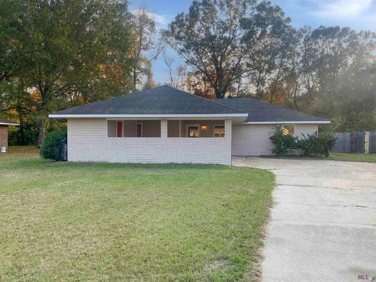 10741 Carmel Dr, Baton Rouge, LA 70818 - #1