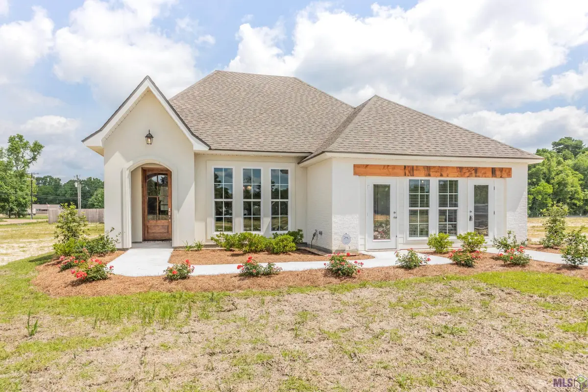 10408 Highland Lakes Dr, Denham Springs, LA 70726 - #1