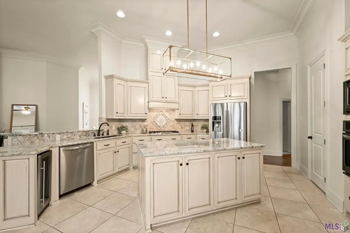 25843 Royal Troon Ave, Denham Springs, LA 70726 - #1