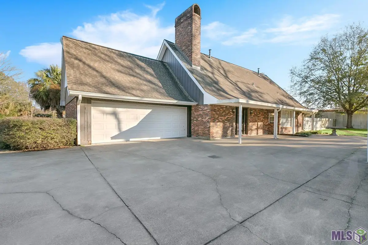 19533 Plank Rd, Zachary, LA 70791 - #1