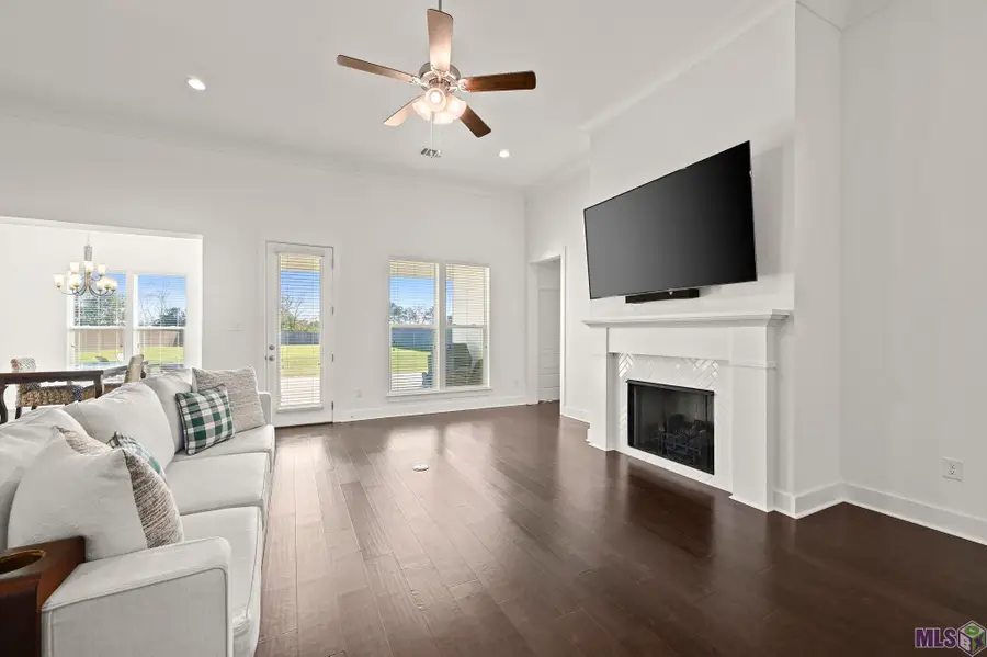 10233 Oak Colony Blvd, Baton Rouge, LA 70817 - #3