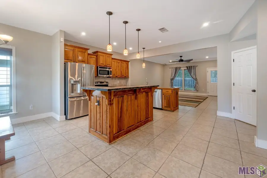 38248 Shelby Dr, Denham Springs, LA 70706 - #2