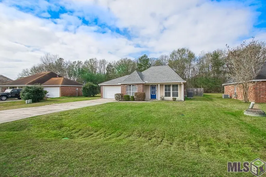 36221 Lynchburg Dr, Denham Springs, LA 70706 - #3