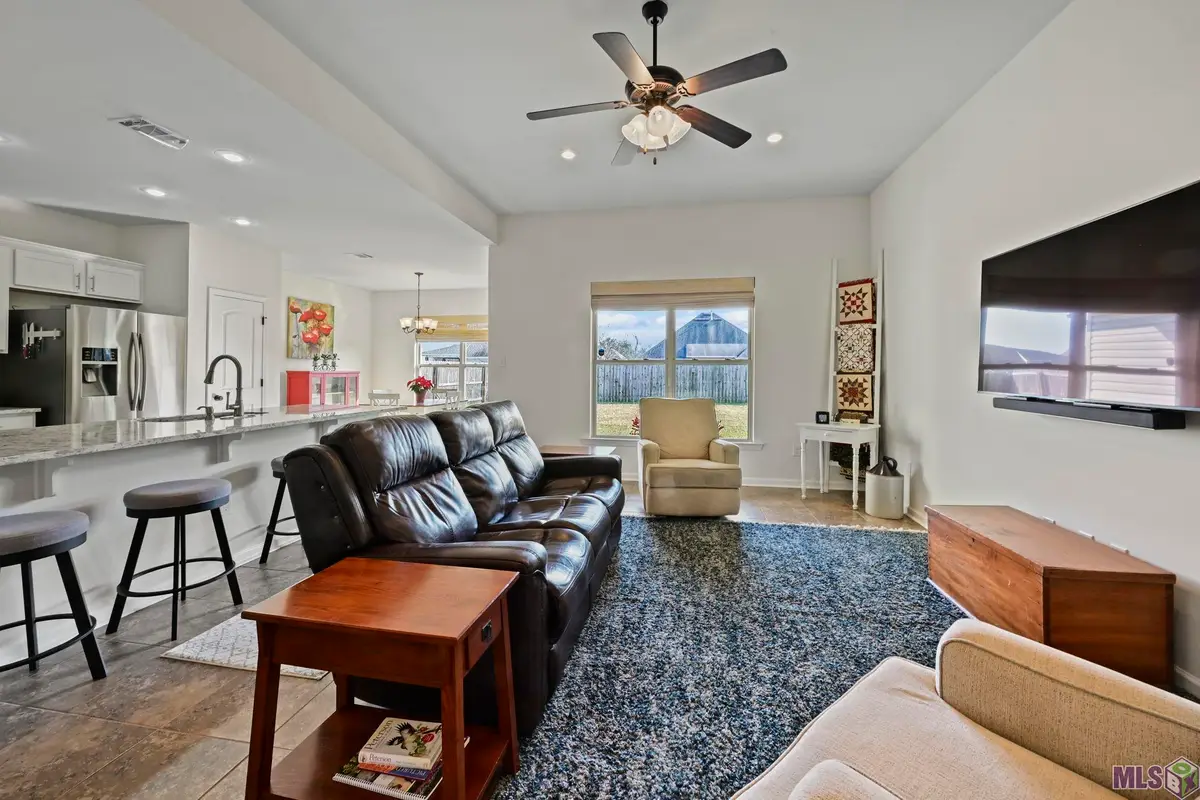 38323 Cotton Creek Ave, Prairieville, LA 70769 - #1