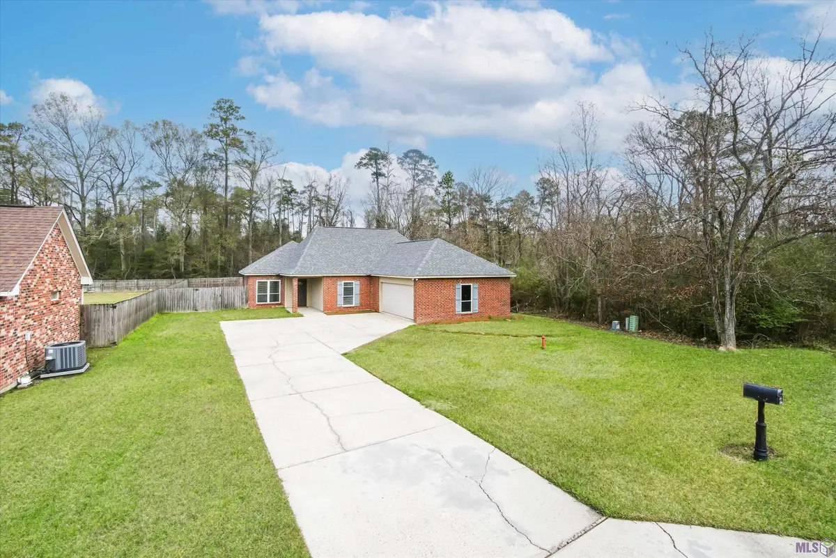 8085 Wolf Creek Place, Denham Springs, LA 70726 - #1