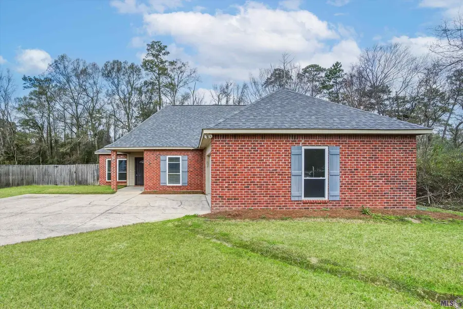 8085 Wolf Creek Place, Denham Springs, LA 70726 - #2