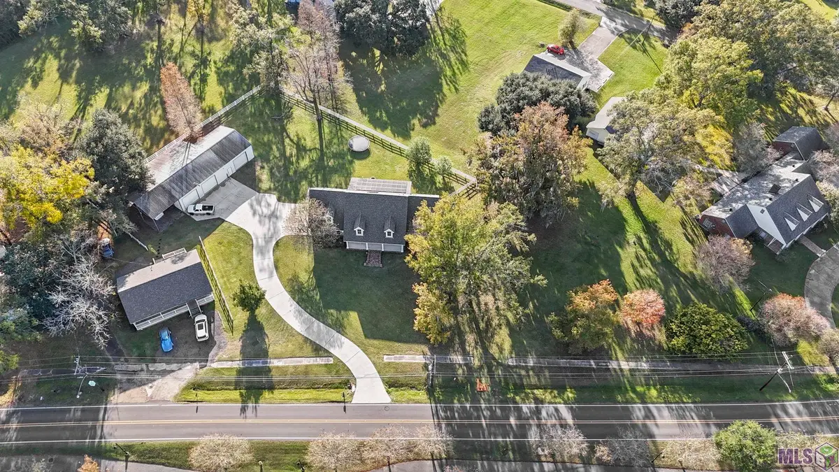 537 W Main St, Gonzales, LA 70737 - #1