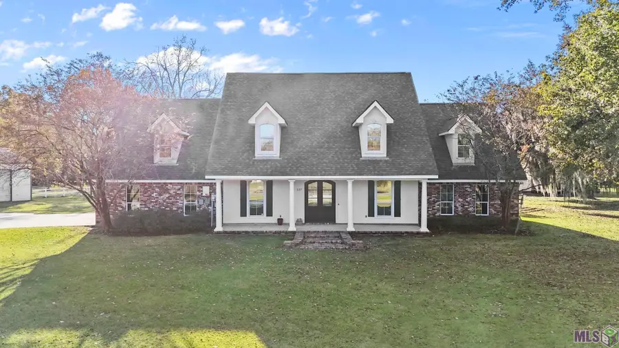 537 W Main St, Gonzales, LA 70737 - #2