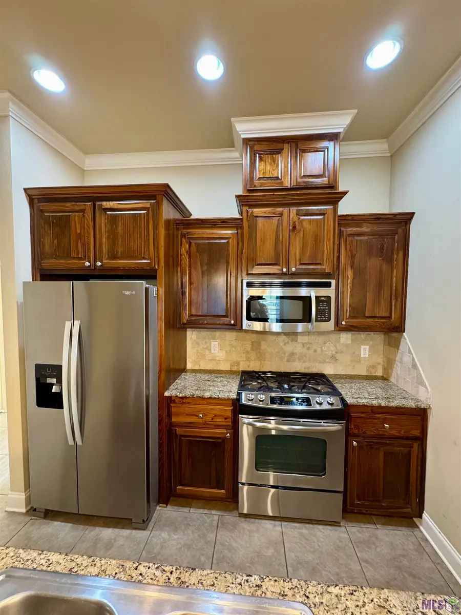 18019 Spring Creek Dr, Baton Rouge, LA 70817 - #3