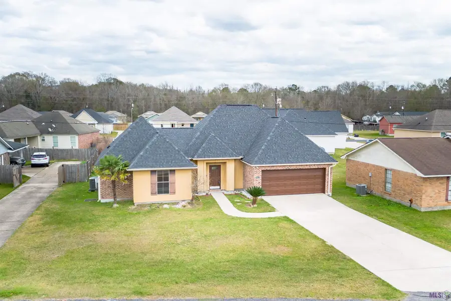 18036 Judith Dr, Zachary, LA 70791 - #2