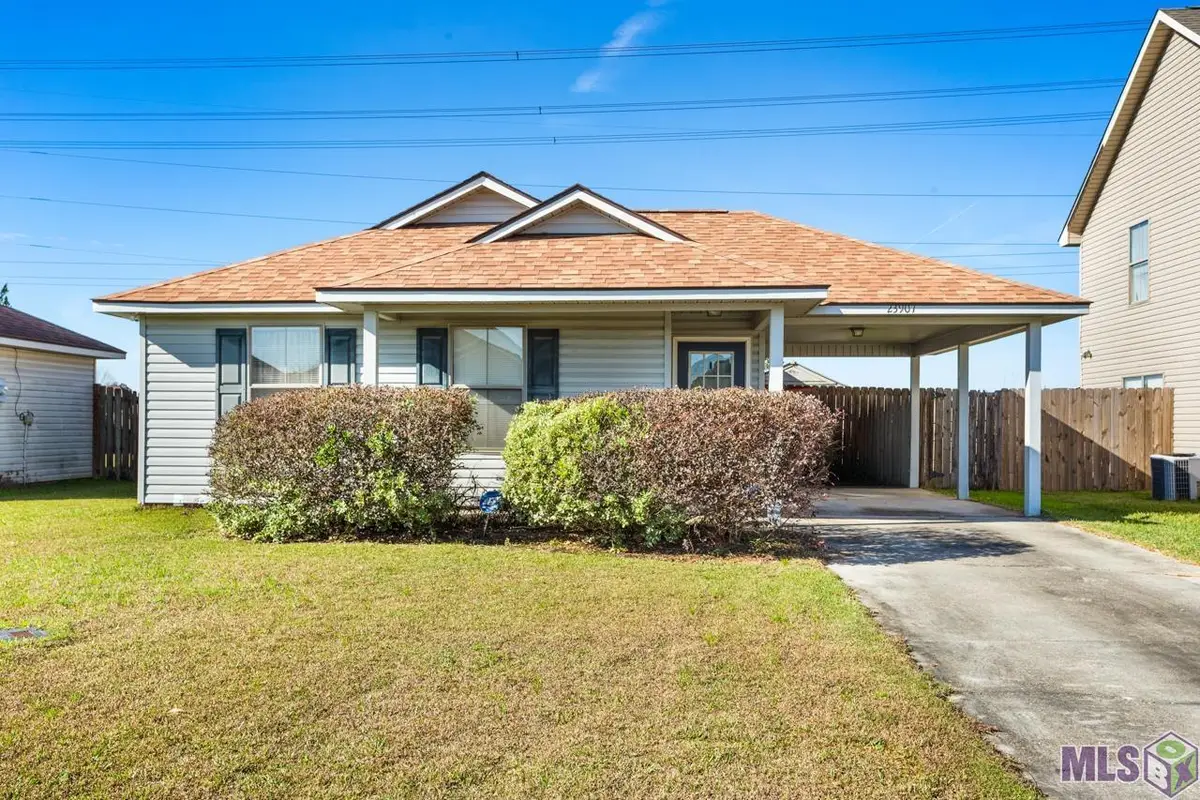 23907 Southpark Ln, Denham Springs, LA 70726 - #1