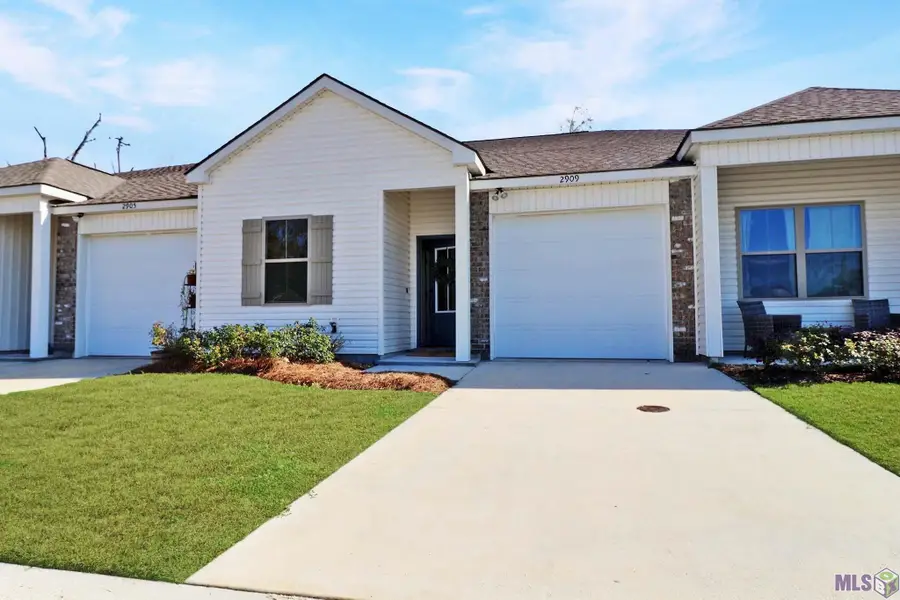 16214 Thorncrown Ln, Baton Rouge, LA 70816 - #2