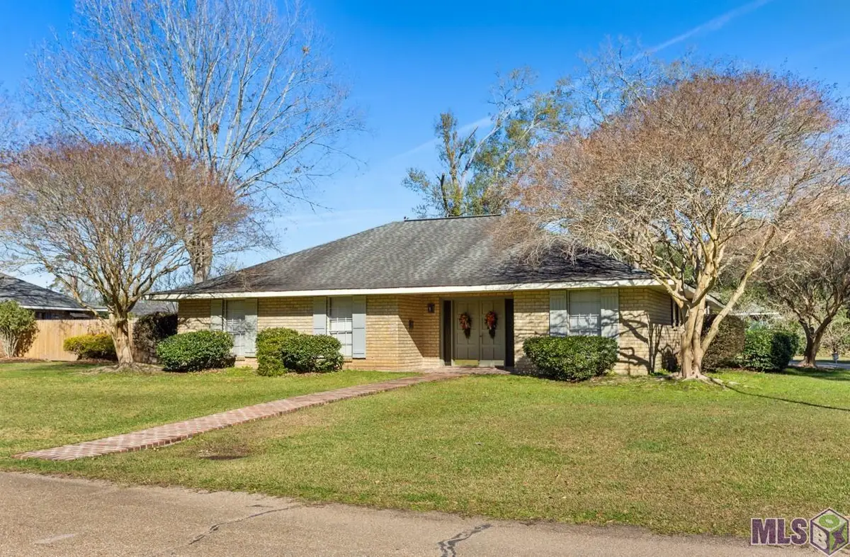 717 Tom Dr, Denham Springs, LA 70726 - #1