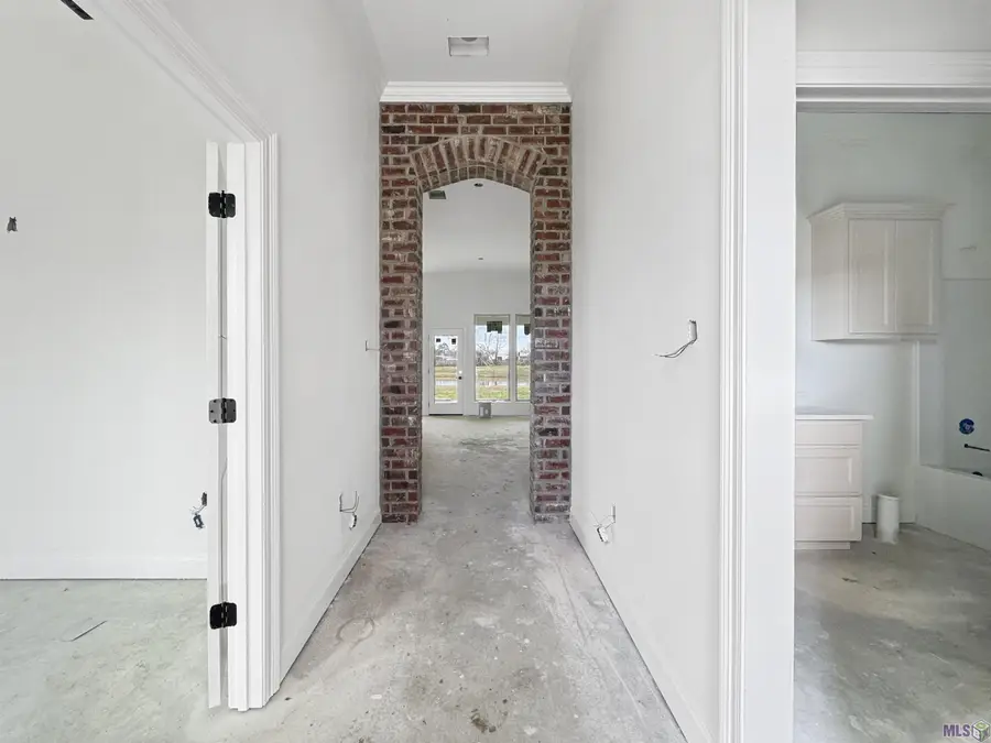 39521 Hernando De Soto Dr, Darrow, LA 70725 - #2