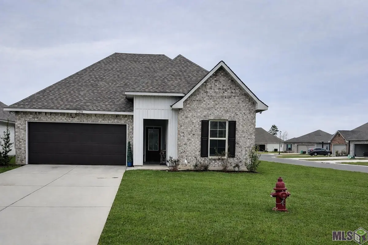 28234 Moreau Dr, Denham Springs, LA 70726 - #1